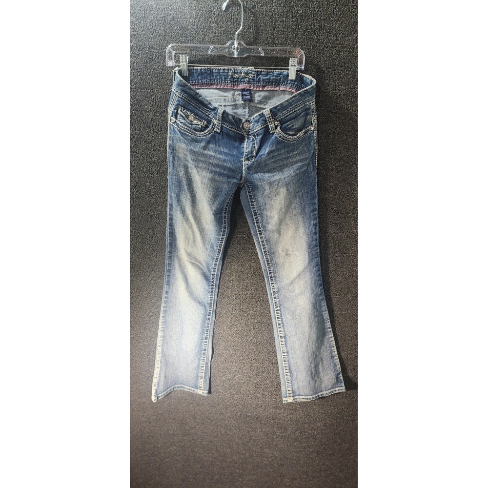 Amethyst Bootcut Jeans Medium Wash Embroidered Flap Pocket Low Rise Size 9
